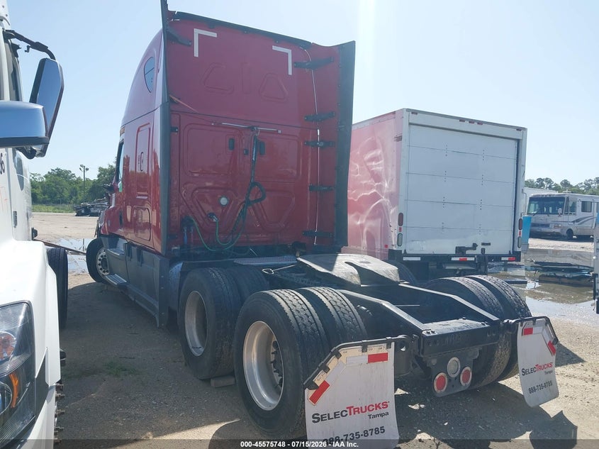 2020 FREIGHTLINER NEW CASCADIA 126 auction photo 3