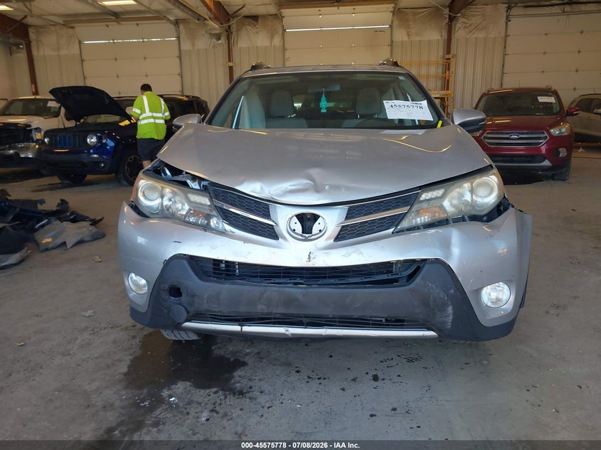 TOYOTA RAV4 - zdjęcie 12