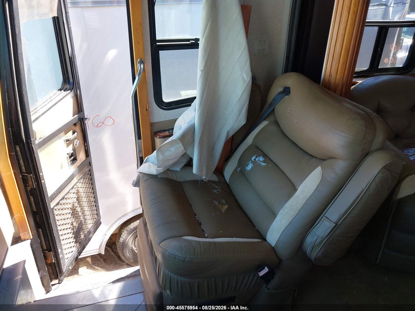 2005 SPARTAN MOTORS MOTORHOME auction photo 5