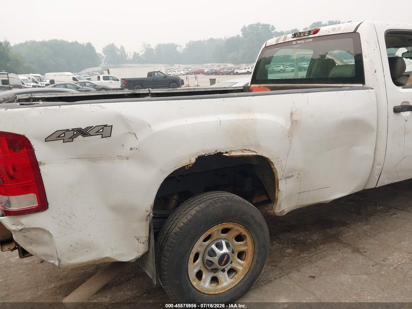 2014 GMC SIERRA 3500HD auction photo 6