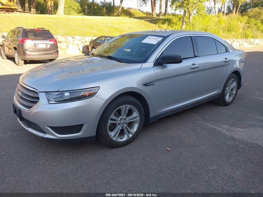 2018 FORD TAURUS auction photo 2