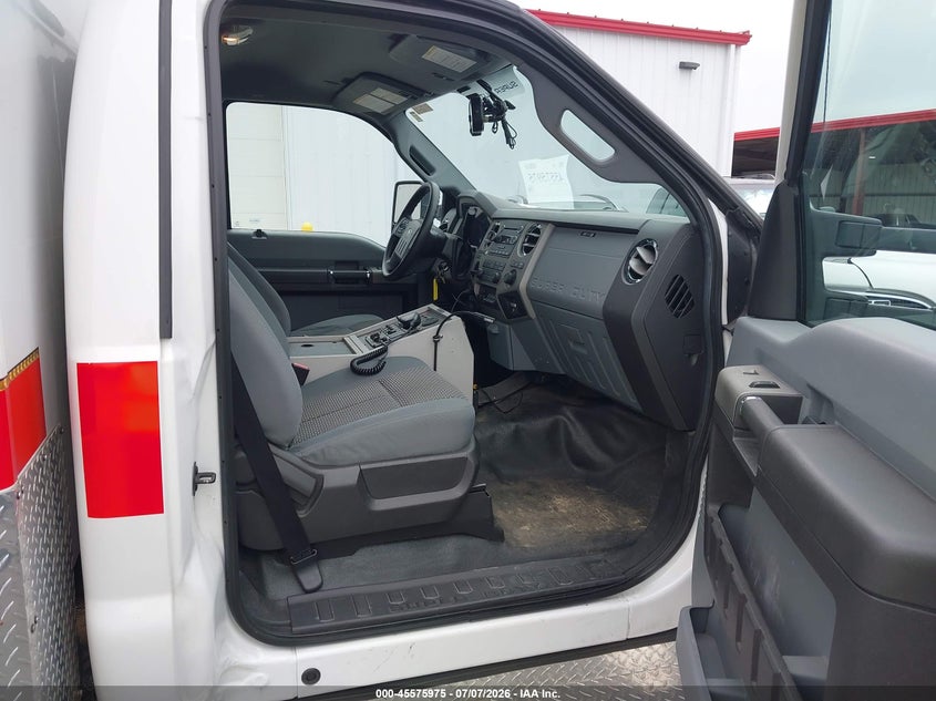 2016 FORD F-450 CHASSIS auction photo 5