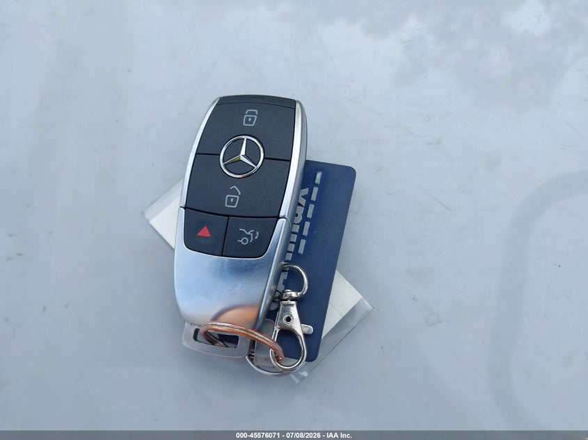 MERCEDES-BENZ GLB 250 - zdjęcie 11