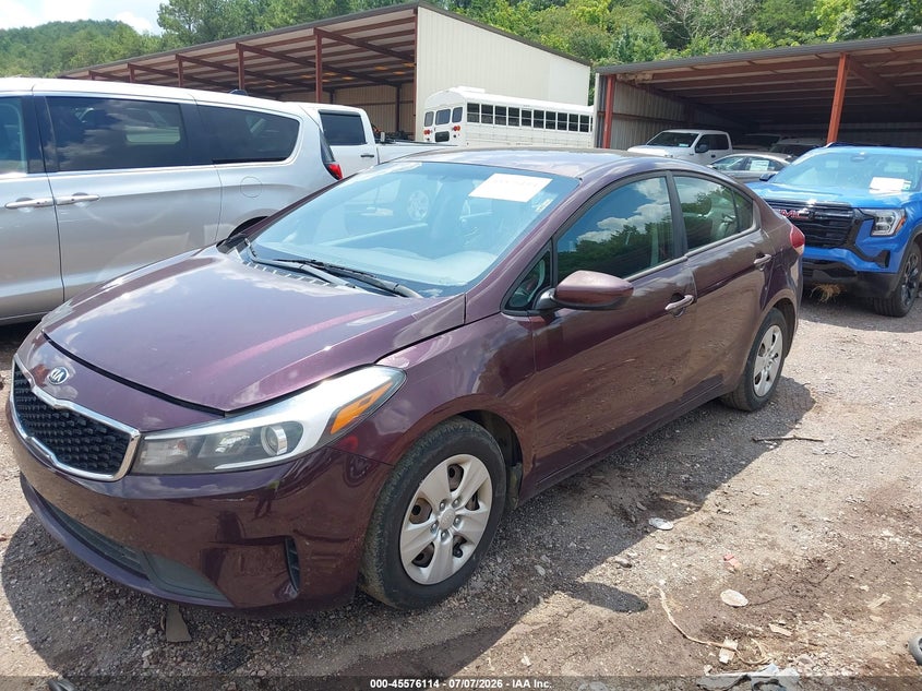 3KPFK4A79JE177226 2018 KIA FORTE LX photo 1