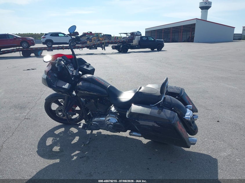 2012 Harley-Davidson Fltrx Road Glide Custom VIN: 1HD1KHM18CB611563 Lot: 45576215