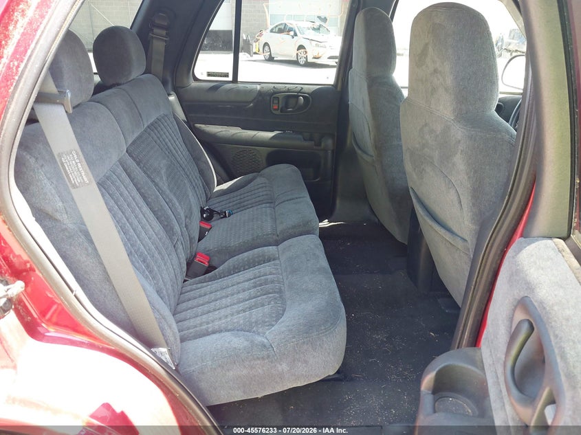 2000 Chevrolet Blazer Ls VIN: 1GNDT13WXY2166807 Lot: 45576233
