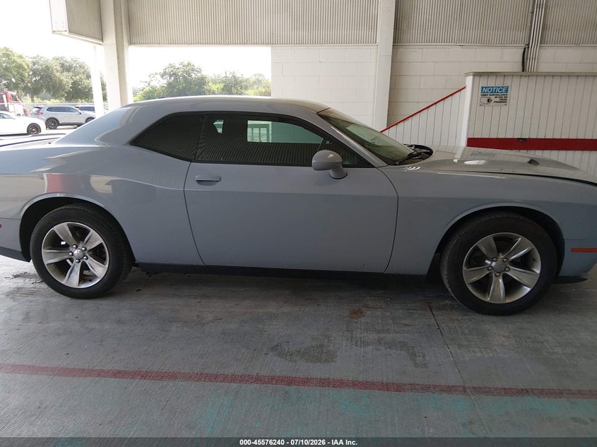 DODGE CHALLENGER - zdjęcie 13