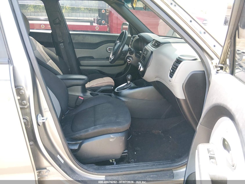2015 KIA SOUL auction photo 5