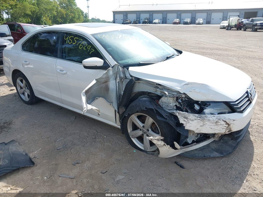 2013 VOLKSWAGEN PASSAT auction photo 1