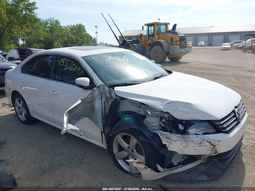 2013 VOLKSWAGEN PASSAT auction photo 6
