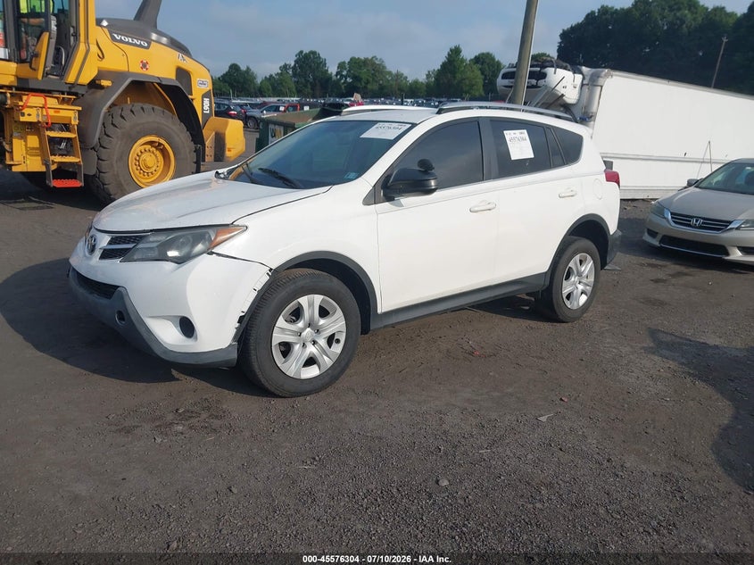 2015 Toyota RAV 4, Front End, IAAI, VIN JTMZFREV2FJ056717 — photo 2
