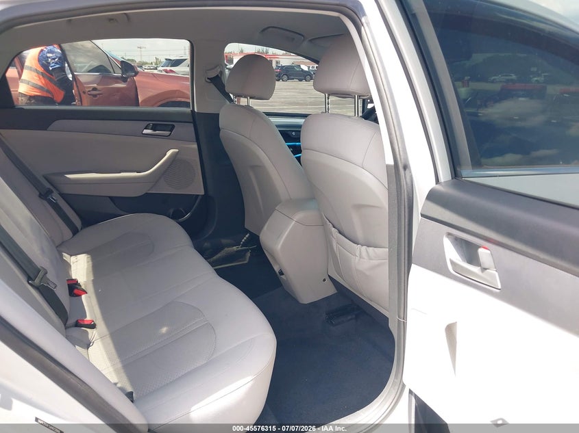 2018 HYUNDAI SONATA auction photo 8