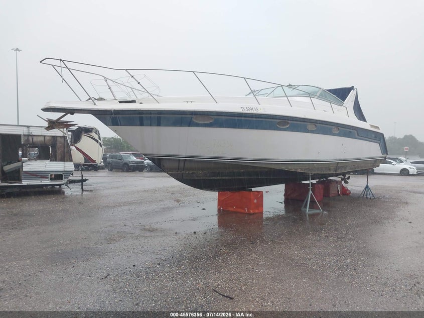 1992 REGAL 39' auction photo 2