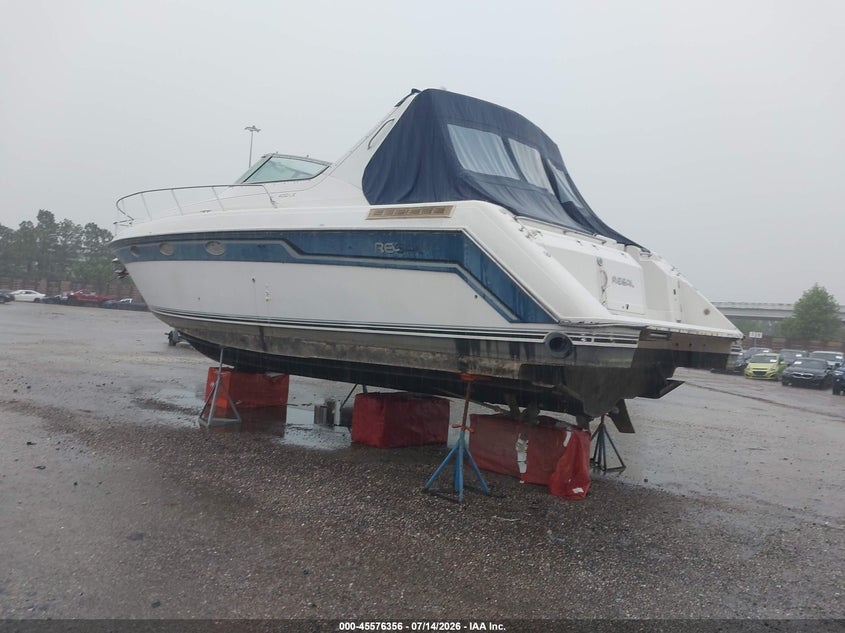 1992 REGAL 39' auction photo 3