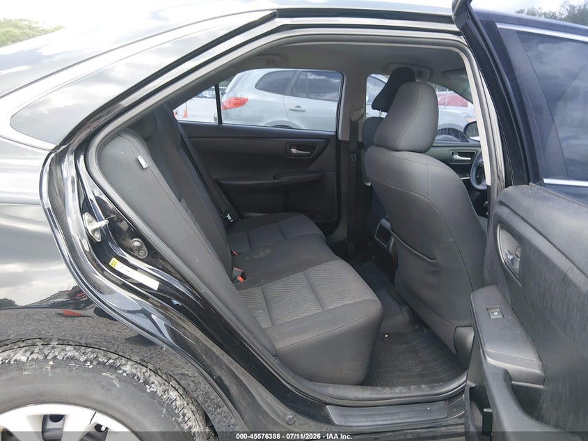 2015 TOYOTA CAMRY HYBRID auction photo 8