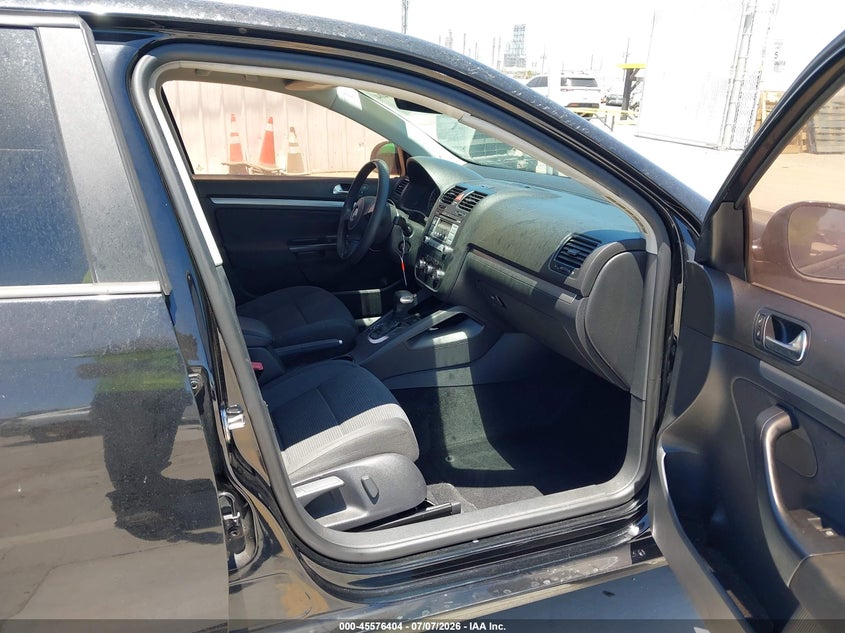 2010 VOLKSWAGEN JETTA auction photo 5