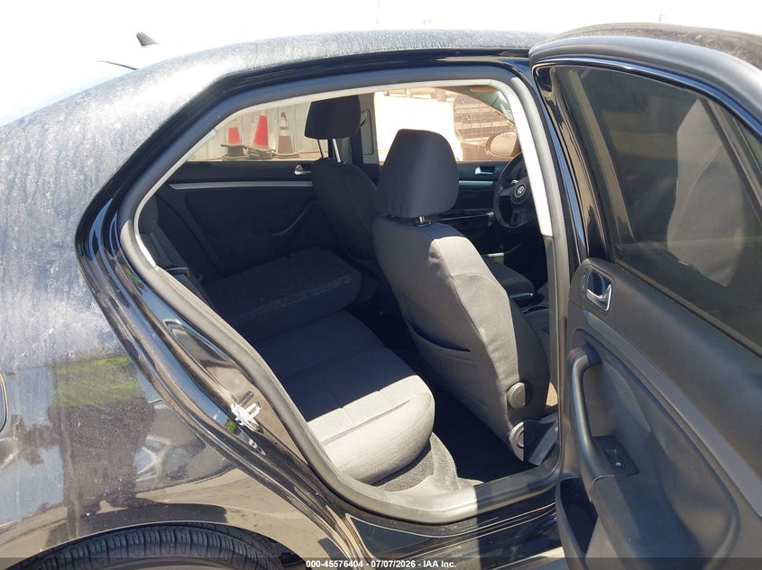 2010 VOLKSWAGEN JETTA auction photo 8