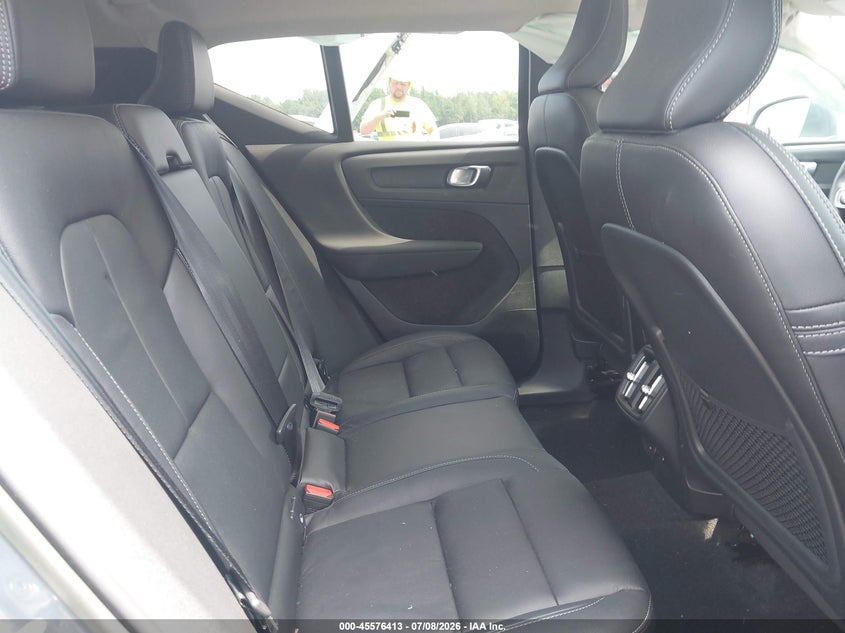 2023 Volvo Xc40 B5 Plus Bright Theme VIN: YV4L12UNXP2911251 Lot: 45576413
