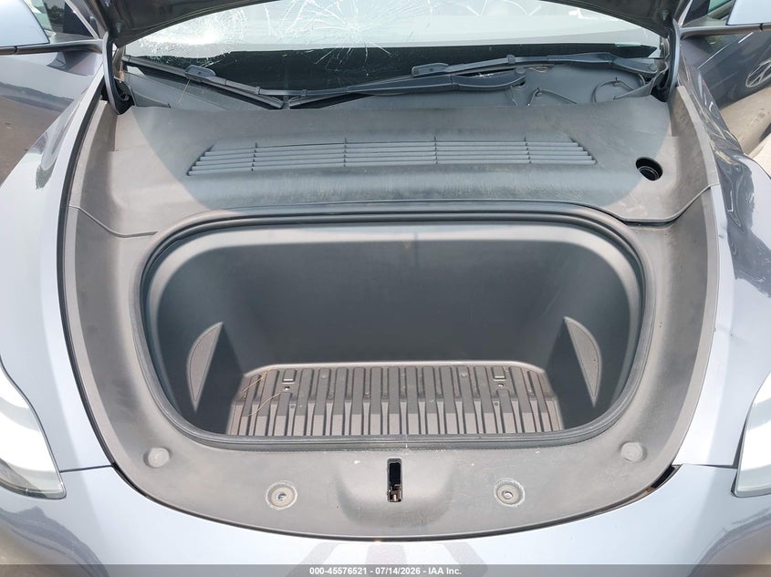 2021 Tesla Model Y Long Range Dual Motor All-Wheel Drive VIN: 5YJYGAEE1MF292113 Lot: 45576521