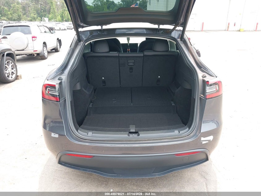 2021 Tesla Model Y Long Range Dual Motor All-Wheel Drive VIN: 5YJYGAEE1MF292113 Lot: 45576521