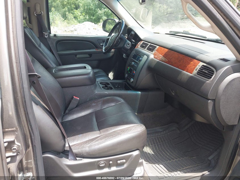 2012 GMC YUKON XL 1500 auction photo 5