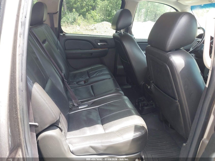 2012 GMC YUKON XL 1500 auction photo 8