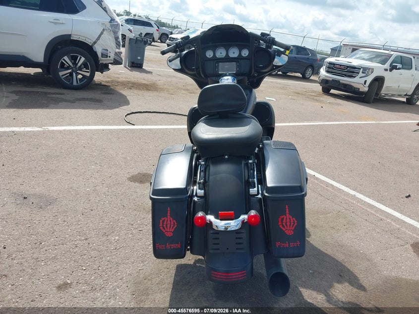 2017 Harley-Davidson Flhxs Street Glide Special VIN: 1HD1KRC19HB631710 Lot: 45576595