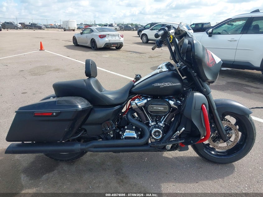 2017 Harley-Davidson Flhxs Street Glide Special VIN: 1HD1KRC19HB631710 Lot: 45576595