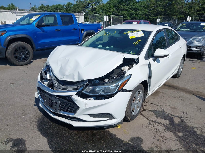 2018 CHEVROLET CRUZE auction photo 2