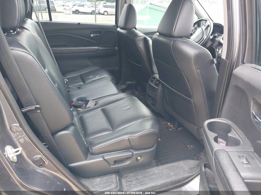 2017 HONDA PILOT auction photo 8