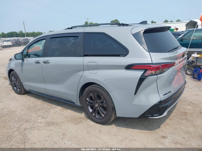 2025 TOYOTA SIENNA auction photo 3