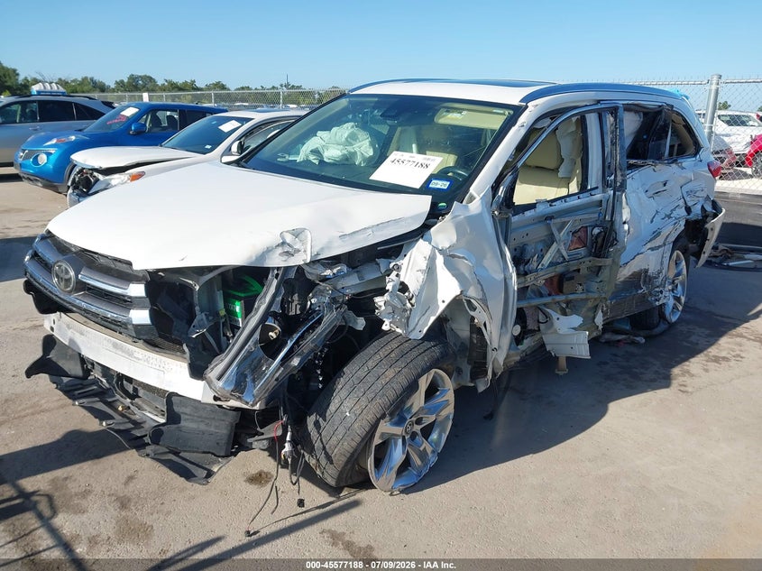 2017 Toyota Highlander, Перёд и зад, IAAI, VIN 5TDYZRFH9HS228940 — фото 2