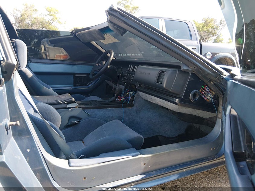1984 CHEVROLET CORVETTE auction photo 5