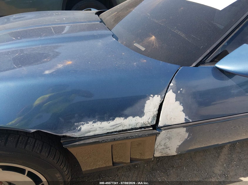 1984 CHEVROLET CORVETTE auction photo 6
