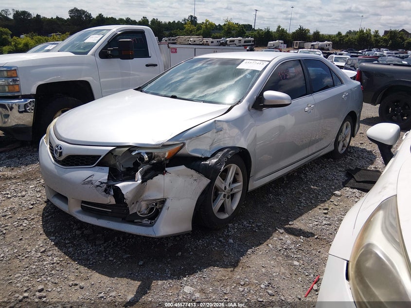 2014 TOYOTA CAMRY auction photo 2
