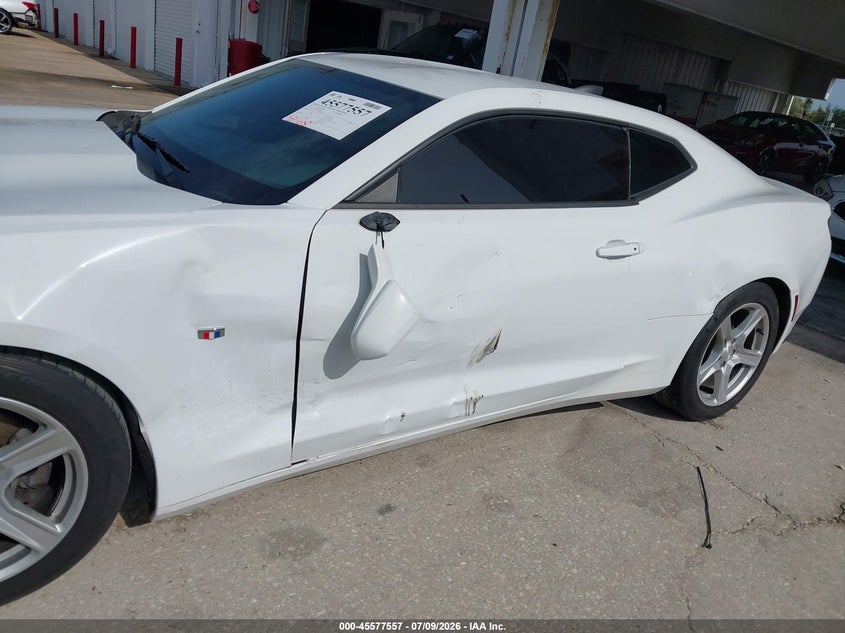 2017 CHEVROLET CAMARO auction photo 6