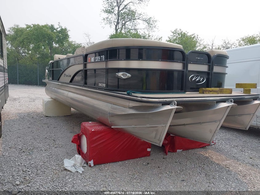 2019 MANITOU PONTOON auction photo 3