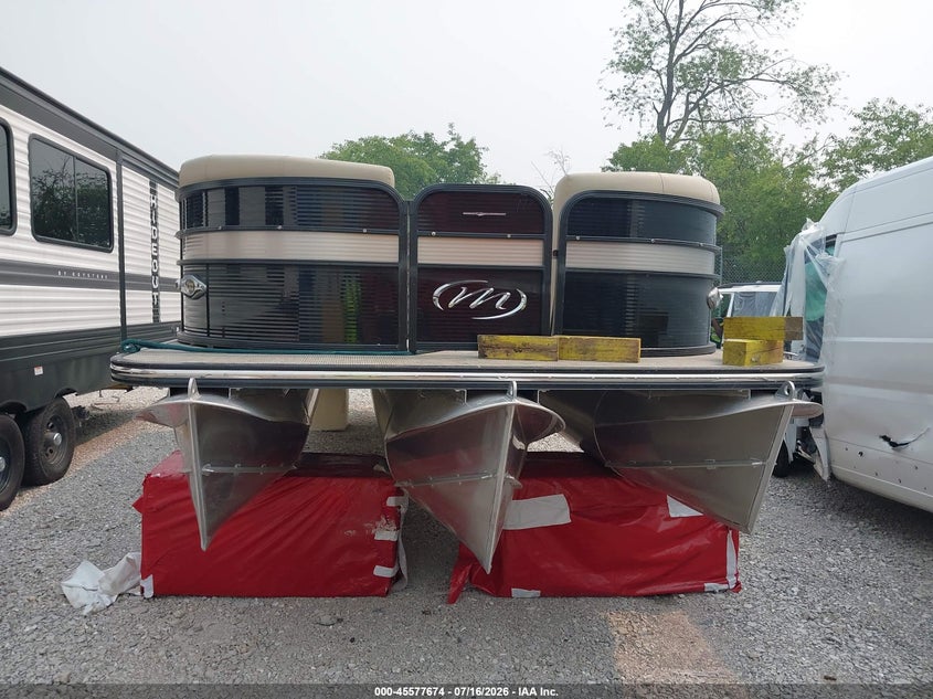2019 MANITOU PONTOON auction photo 6