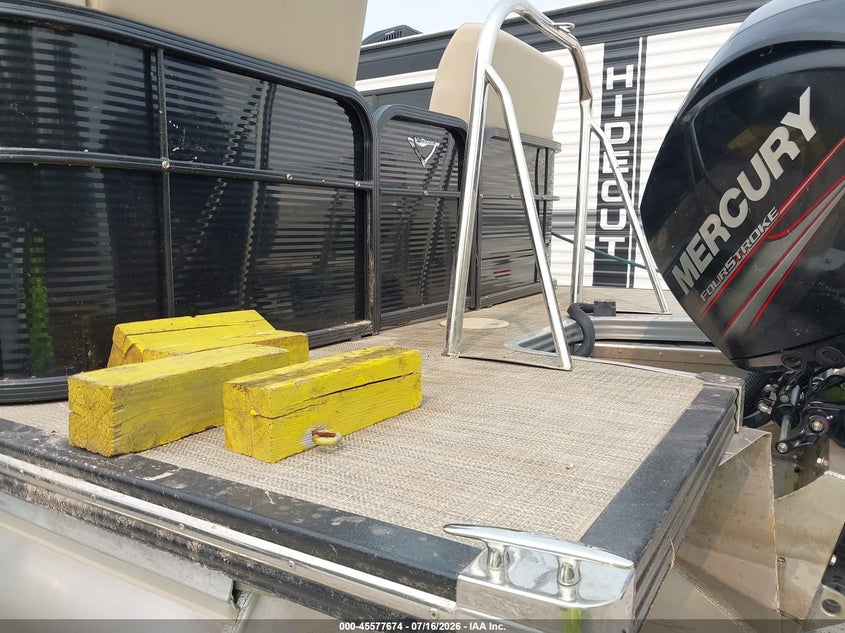 2019 MANITOU PONTOON auction photo 8