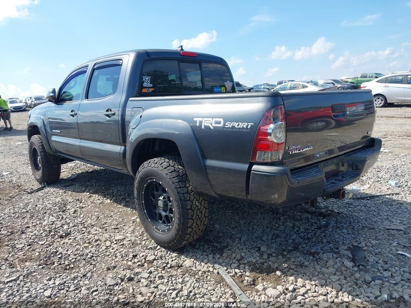 2015 TOYOTA TACOMA auction photo 3
