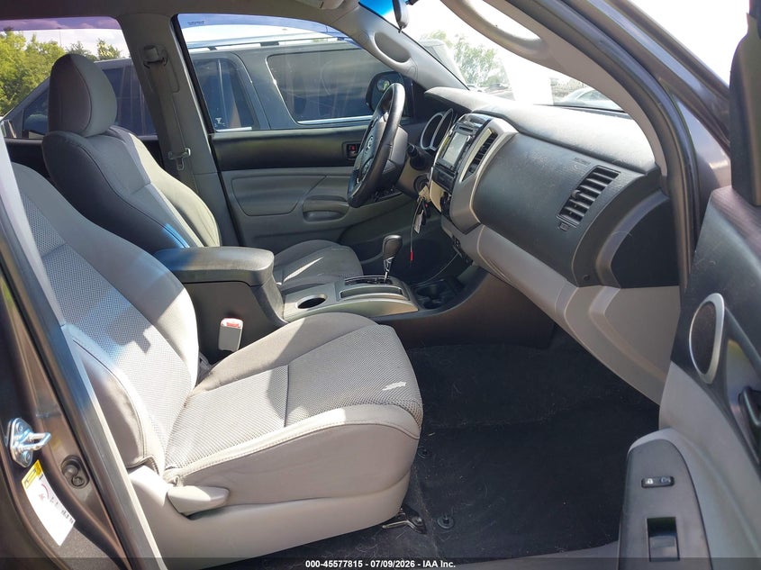 2015 TOYOTA TACOMA auction photo 5