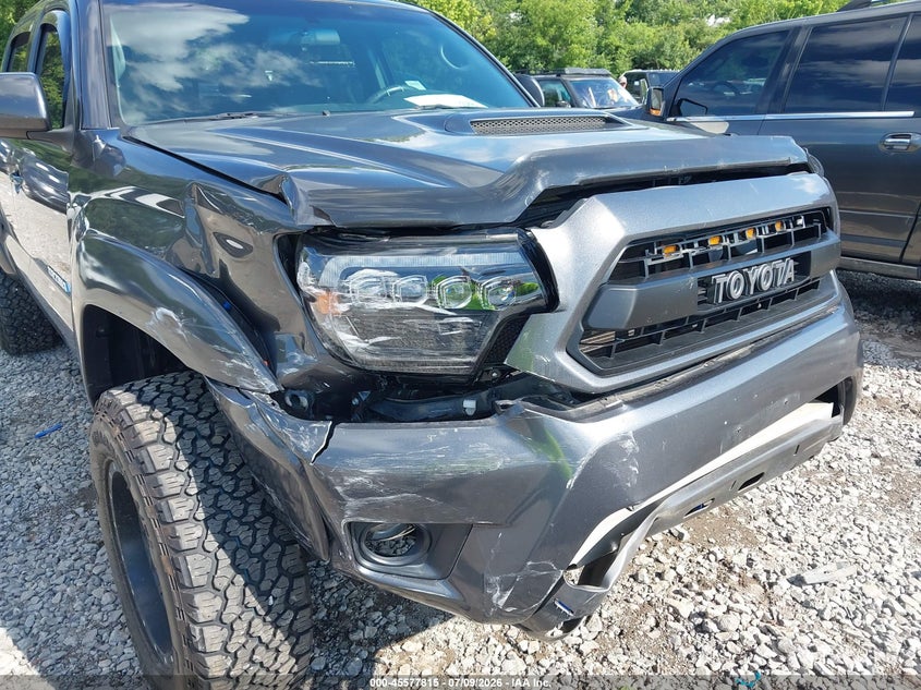 2015 TOYOTA TACOMA auction photo 6