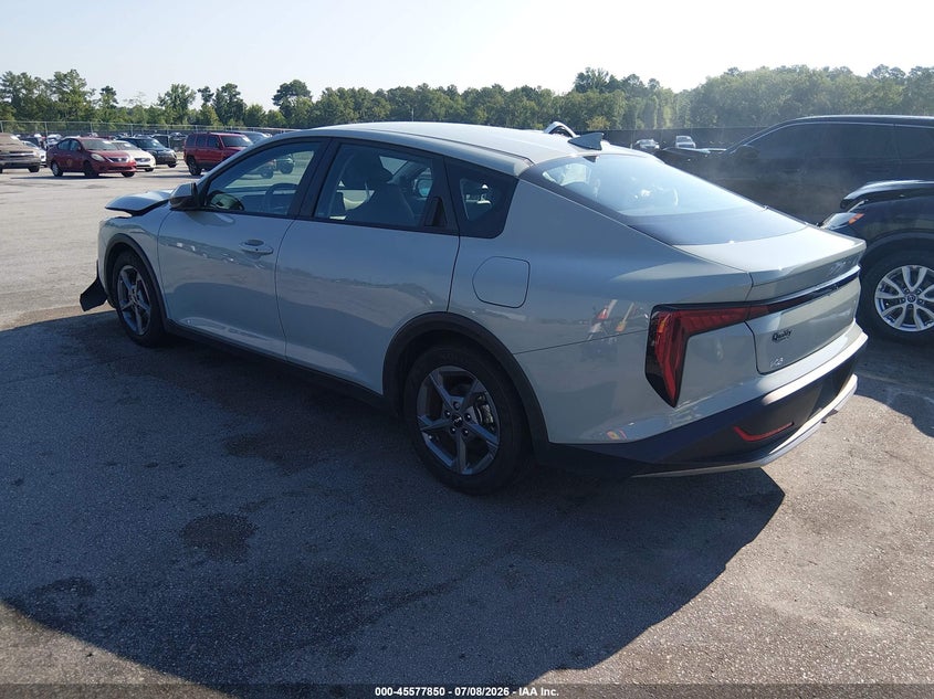 Vin: 3kpft4de5se132180, lot: 46076203, kia k4 lxs 20253