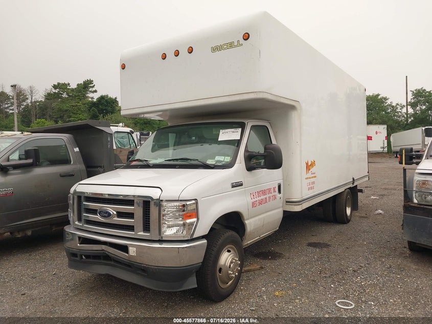 2022 FORD E-450 CUTAWAY auction photo 2