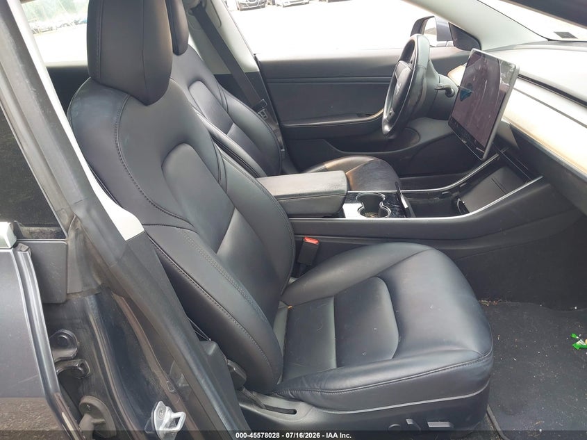 2018 TESLA MODEL 3 auction photo 5