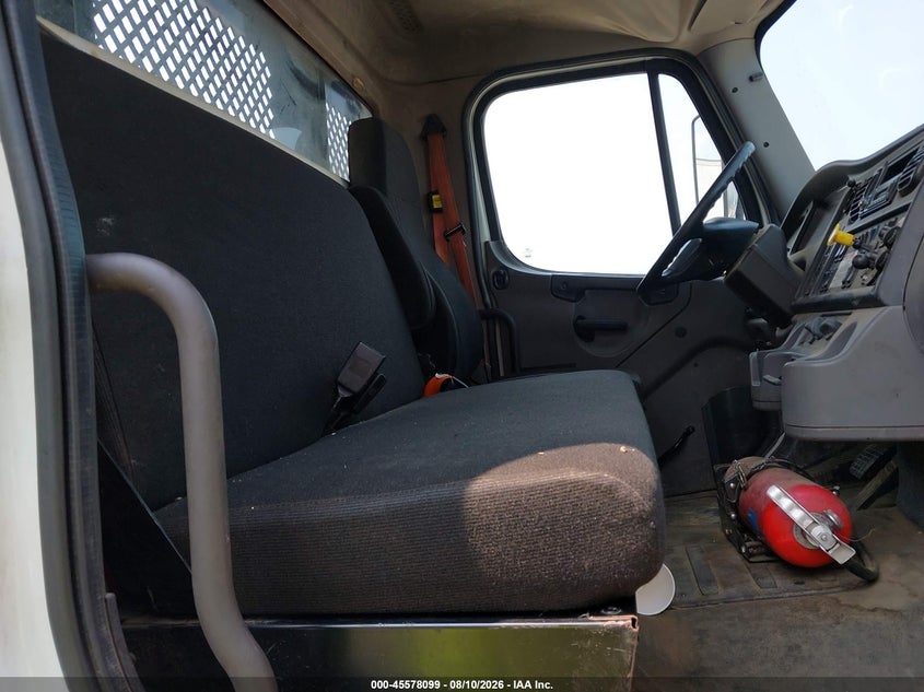 2016 OTHER FREIGHTLINER M2 106 MEDIUM DUTY TRUCK N/A