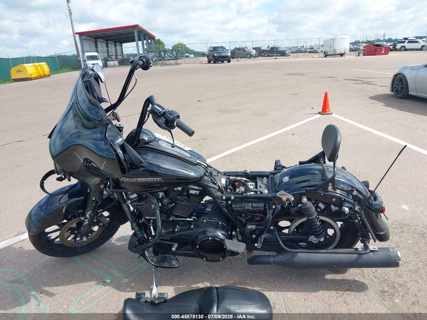 2018 Harley-Davidson Flhxs Street Glide Special VIN: 1HD1KRC11JB608492 Lot: 45578130
