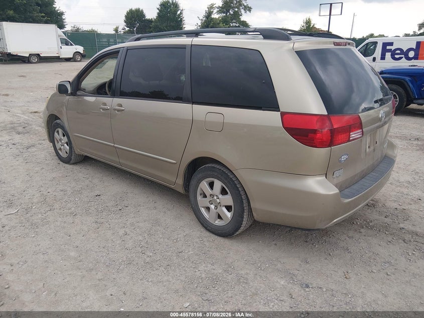 2004 TOYOTA SIENNA auction photo 3
