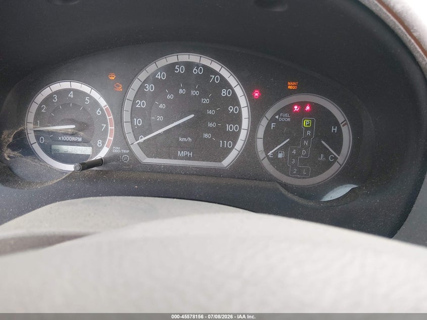 2004 TOYOTA SIENNA auction photo 7