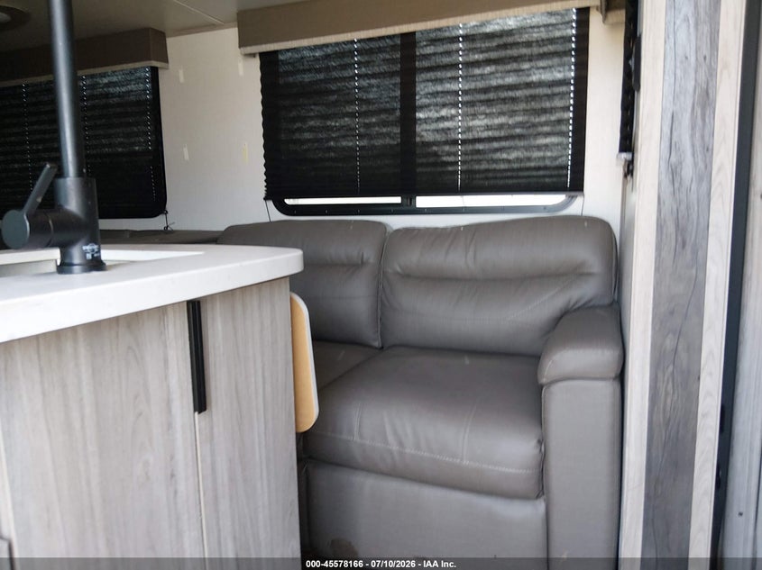 2021 KEYSTONE RV PASSPORT auction photo 8